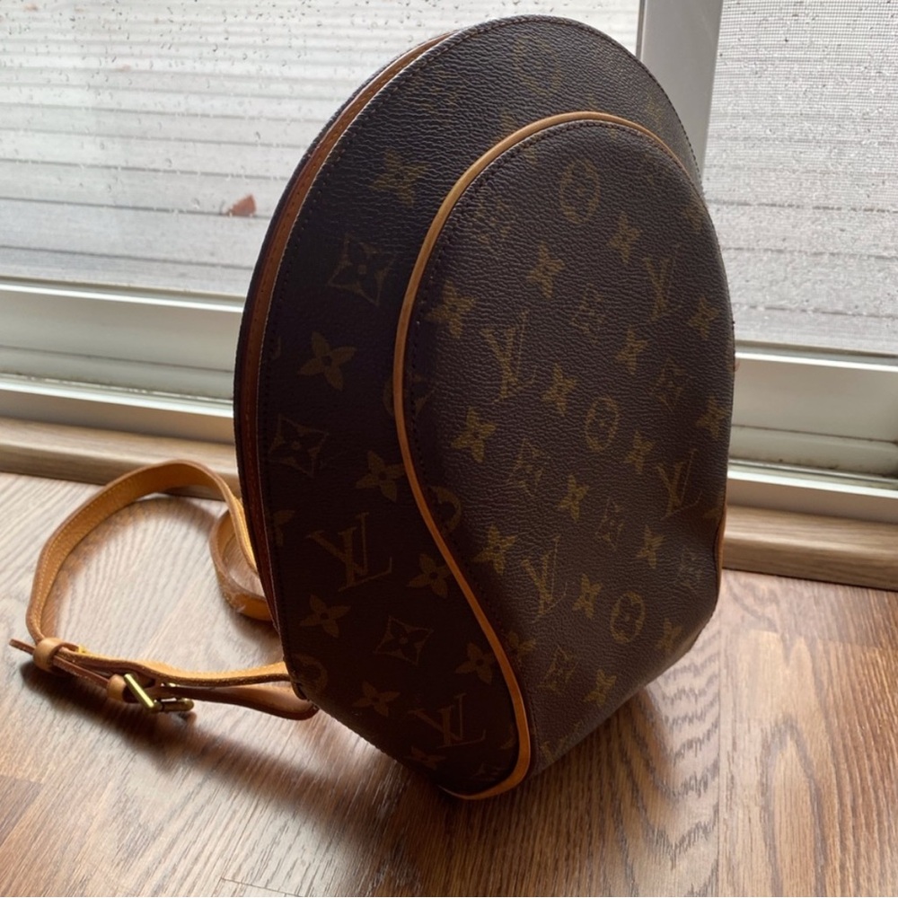 LV ellipse back pack
